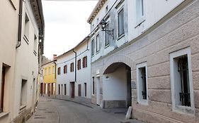 Oliver Street Apartment Vipava