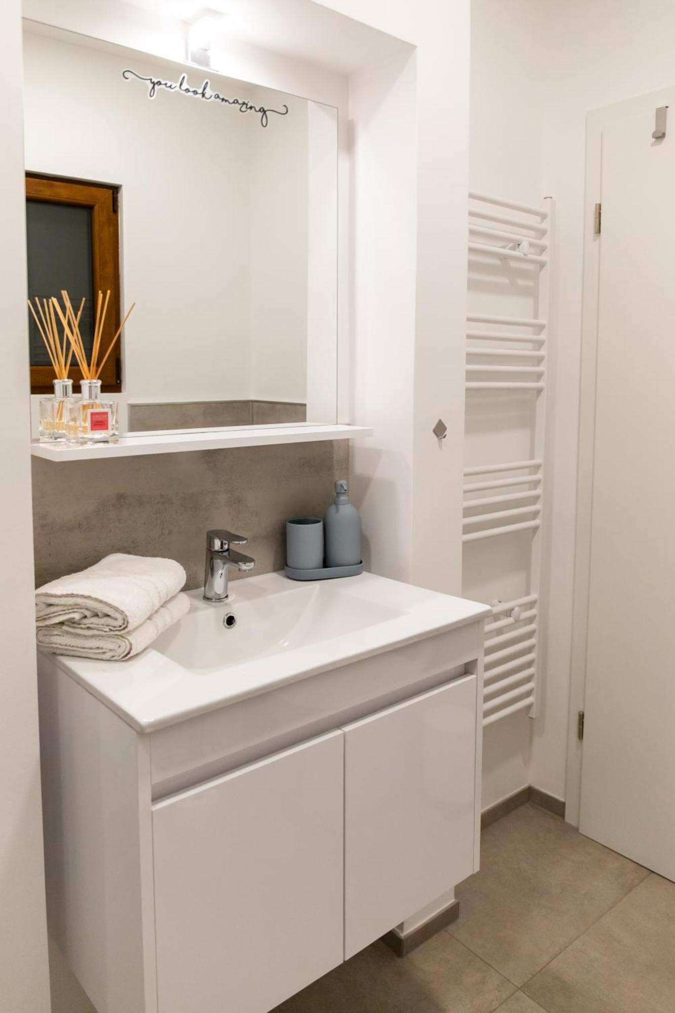 Oliver Street Apartment Vipava Extérieur photo