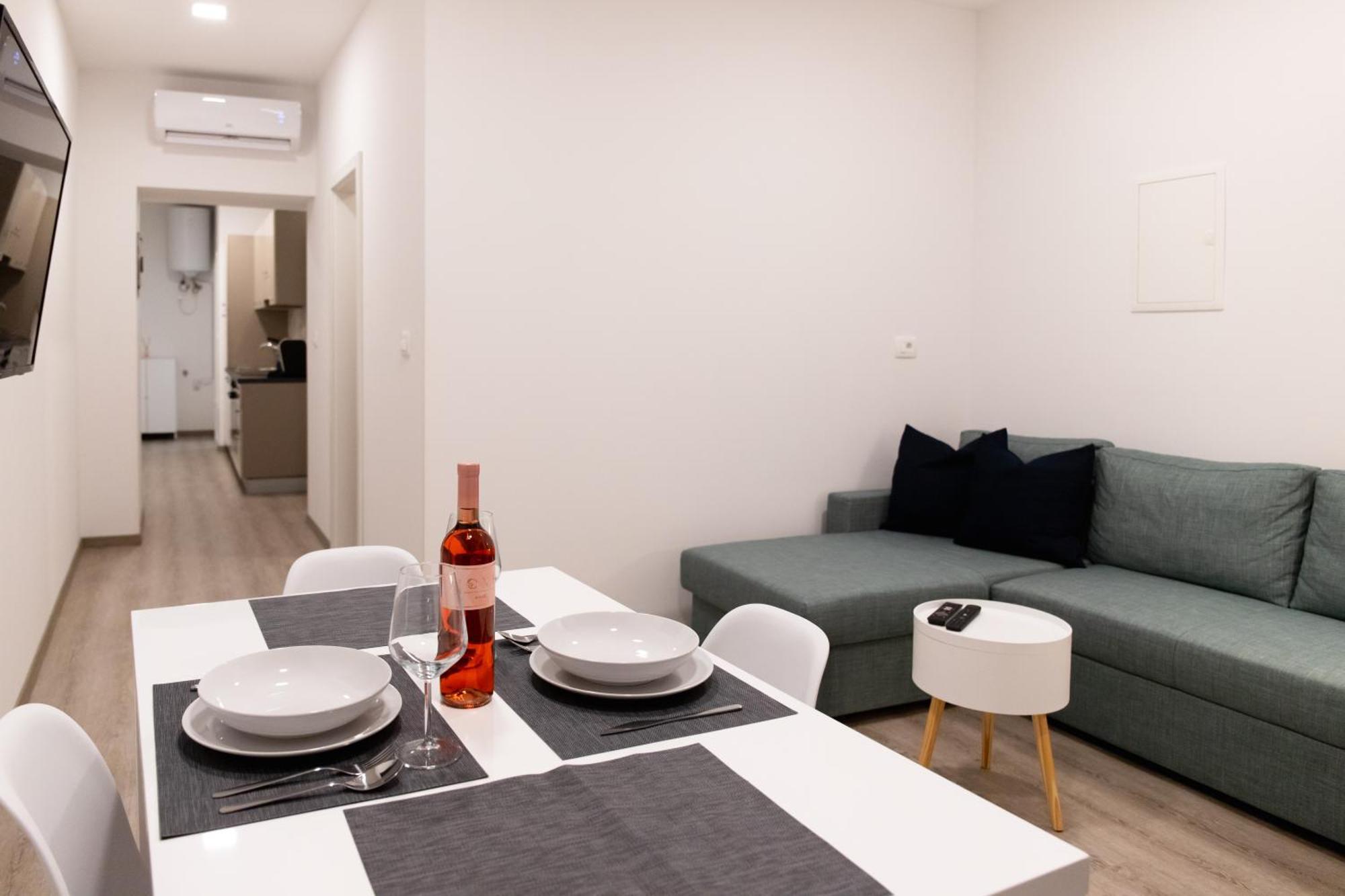 Oliver Street Apartment Vipava Extérieur photo