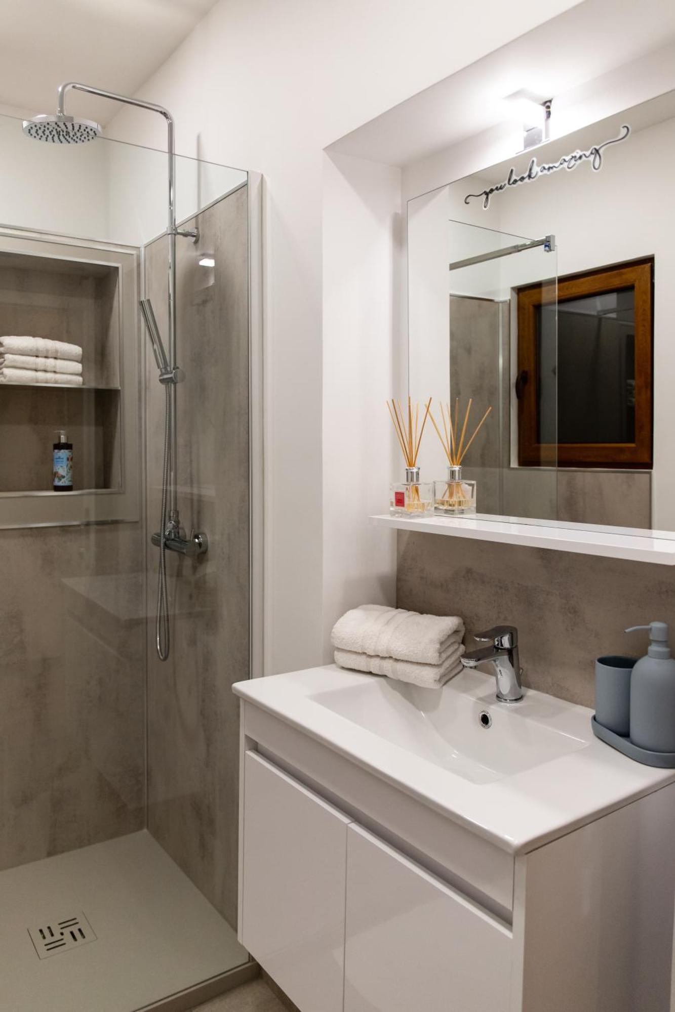 Oliver Street Apartment Vipava Extérieur photo